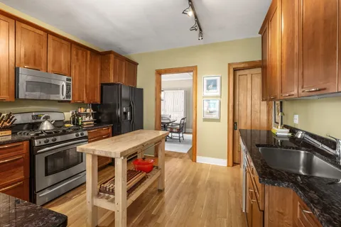 $450,000 | 5923 North Magnolia Avenue, Unit 3, Chicago, IL 60660