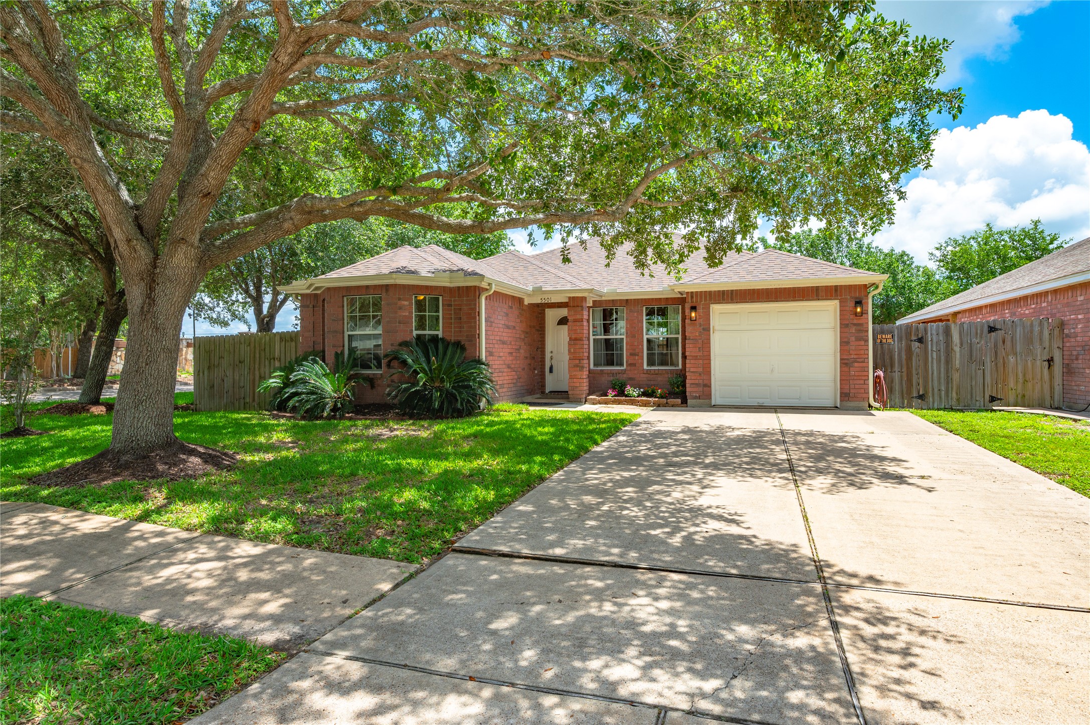 5501 Rio Sabinas Street Rosharon, TX 77583 - Photo 1 of 33