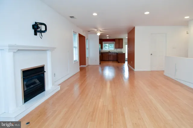 $3,500 | 1705 Commonwealth Avenue, Unit A, Alexandria, VA 22301