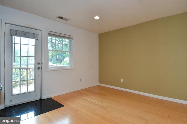 $3,500 | 1705 Commonwealth Avenue, Unit A, Alexandria, VA 22301
