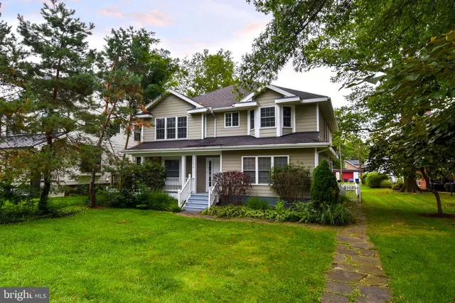 $3,500 | 1705 Commonwealth Avenue, Unit A, Alexandria, VA 22301