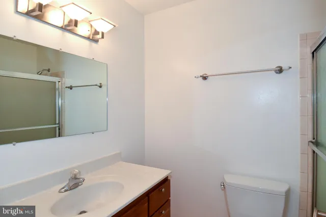 $3,500 | 1705 Commonwealth Avenue, Unit A, Alexandria, VA 22301