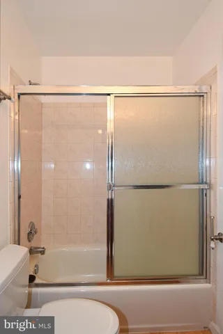 $3,500 | 1705 Commonwealth Avenue, Unit A, Alexandria, VA 22301