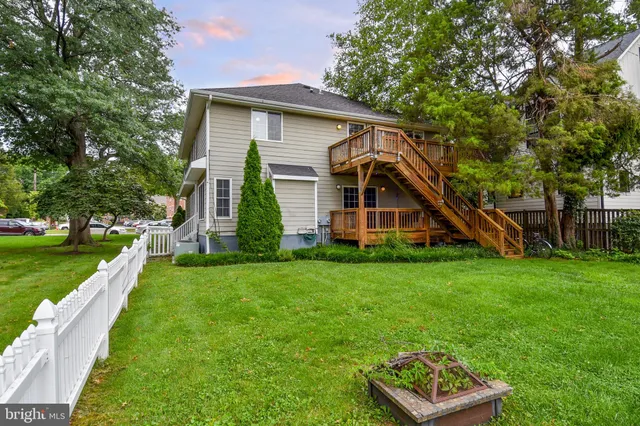 $3,500 | 1705 Commonwealth Avenue, Unit A, Alexandria, VA 22301