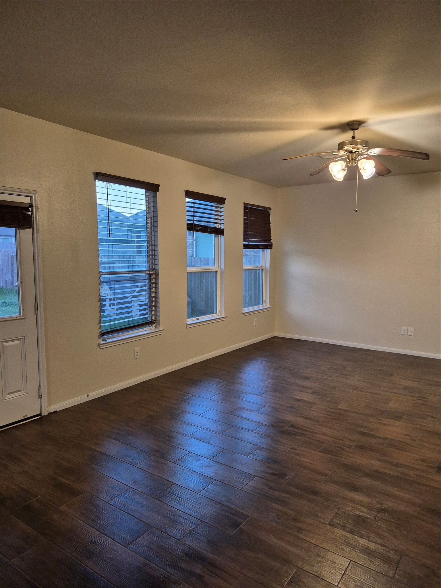2380 Elm Crossing Trail Spring, TX 77386 - Photo 7 of 36 Living room