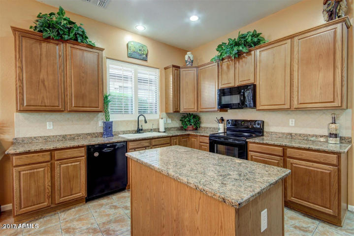11014 East Decatur Street Mesa, AZ 85207 - Photo 2 of 13 Kitchen
