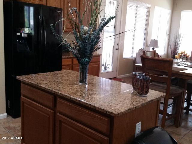 11014 East Decatur Street Mesa, AZ 85207 - Photo 3 of 13 Kichen to open family