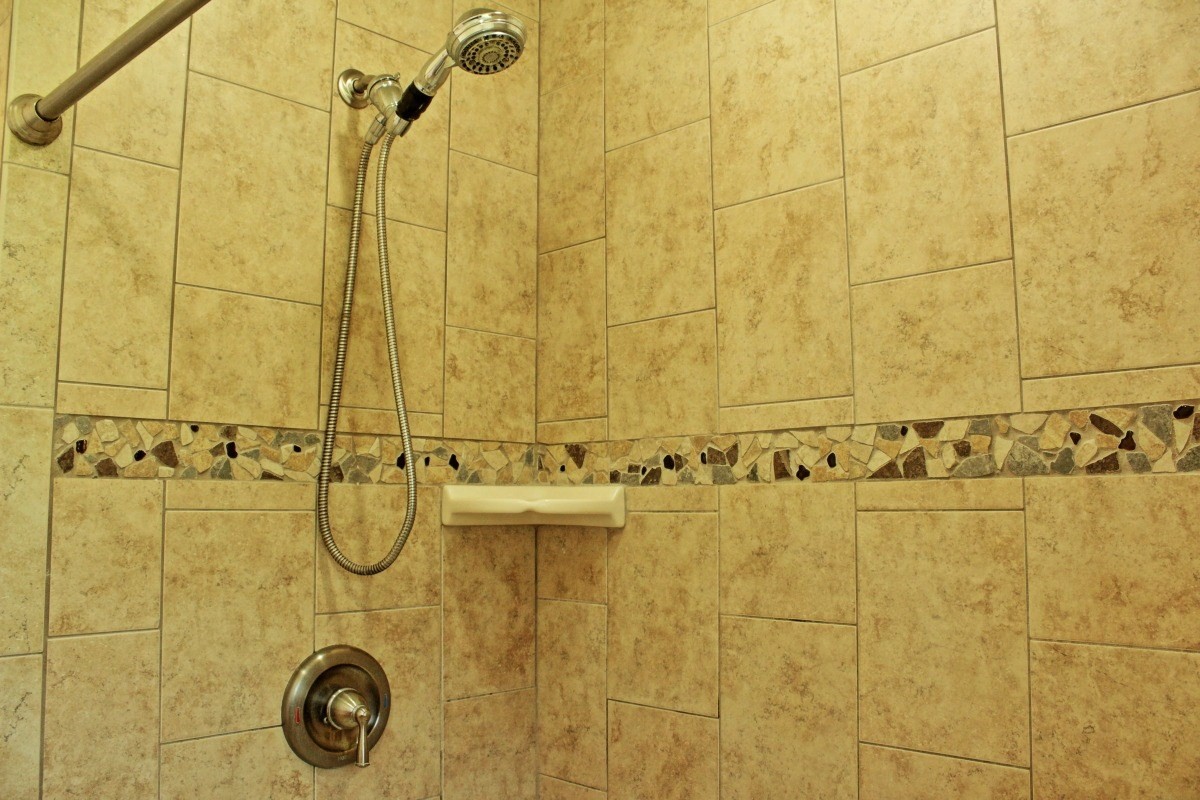 18-1354 Nichols Rd Mountain View Mountain View, HI 96771 - Photo 15 of 30 a bathroom with a shower