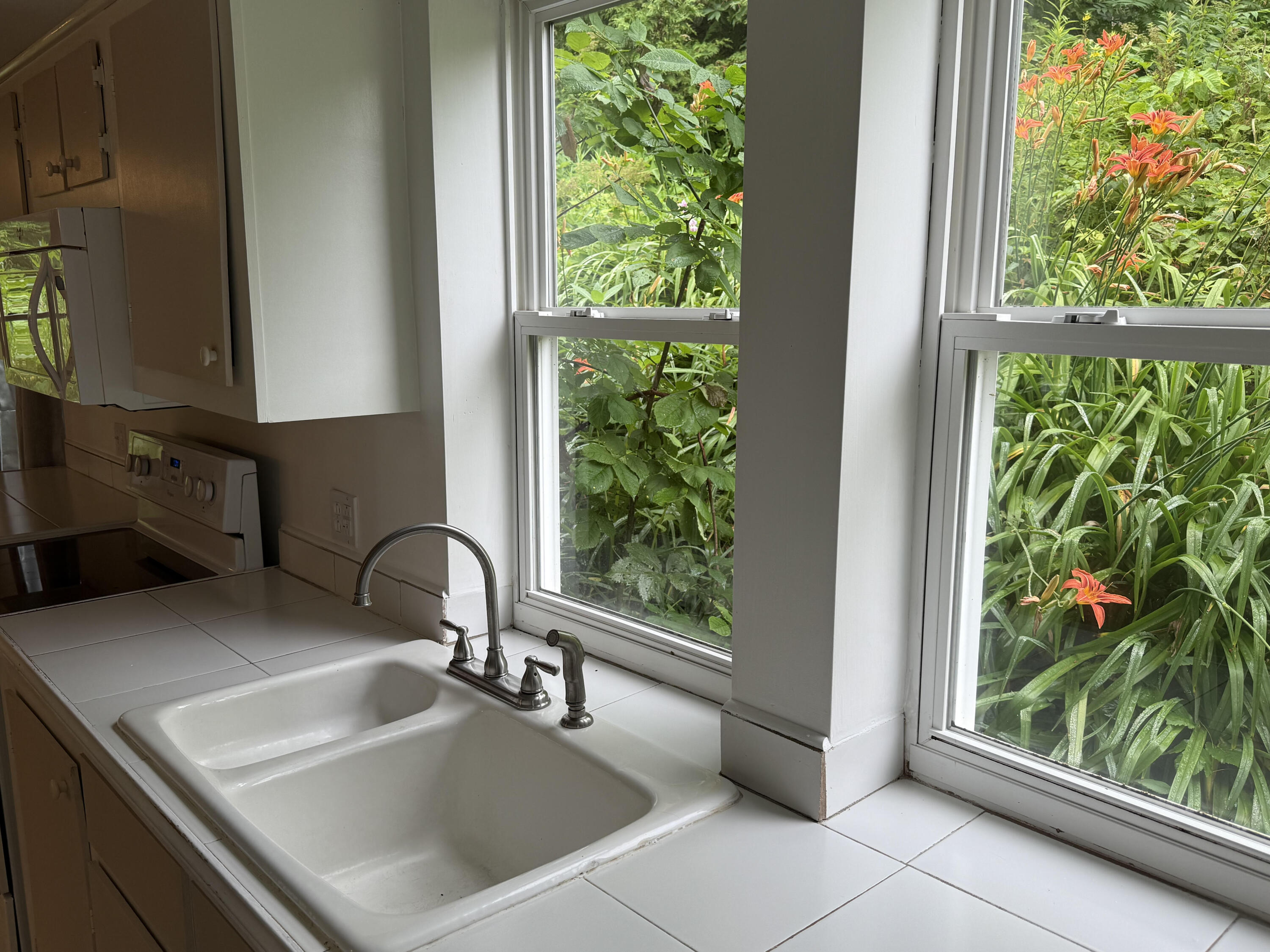 48 Old County Road Rockland, ME 04841 - Photo 10 of 27 Barbara and David photo kitchen (3)