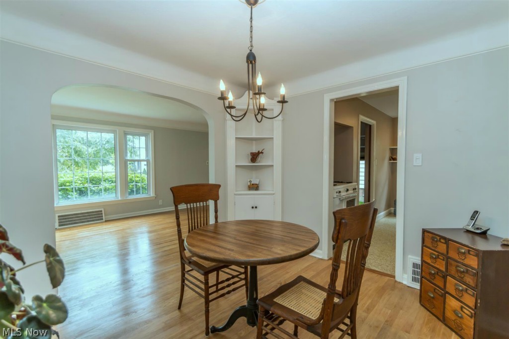 1172 Avondale Road Cleveland, OH 44121 - Photo 10 of 17