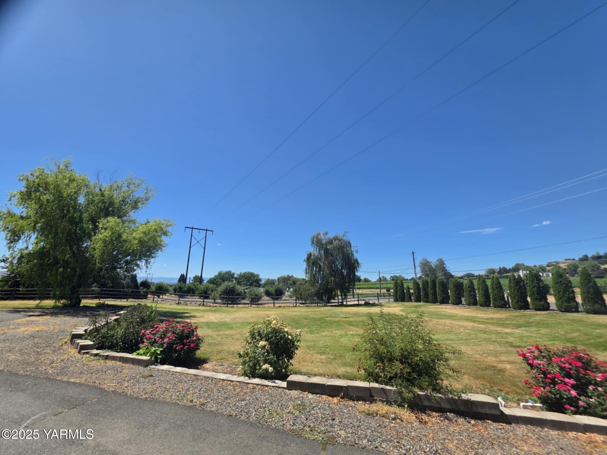 5202 Norman Road Yakima, WA 98901 - Photo 12 of 48 a view of a lake with houses