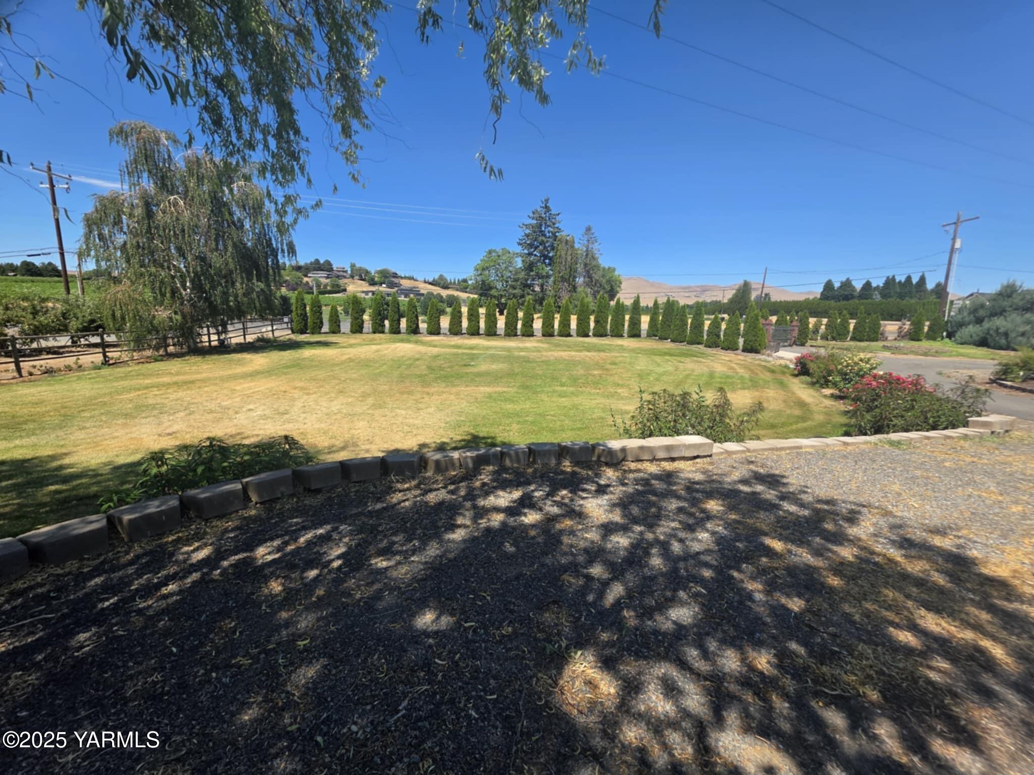 5202 Norman Road Yakima, WA 98901 - Photo 14 of 48 a view of an ocean and beach