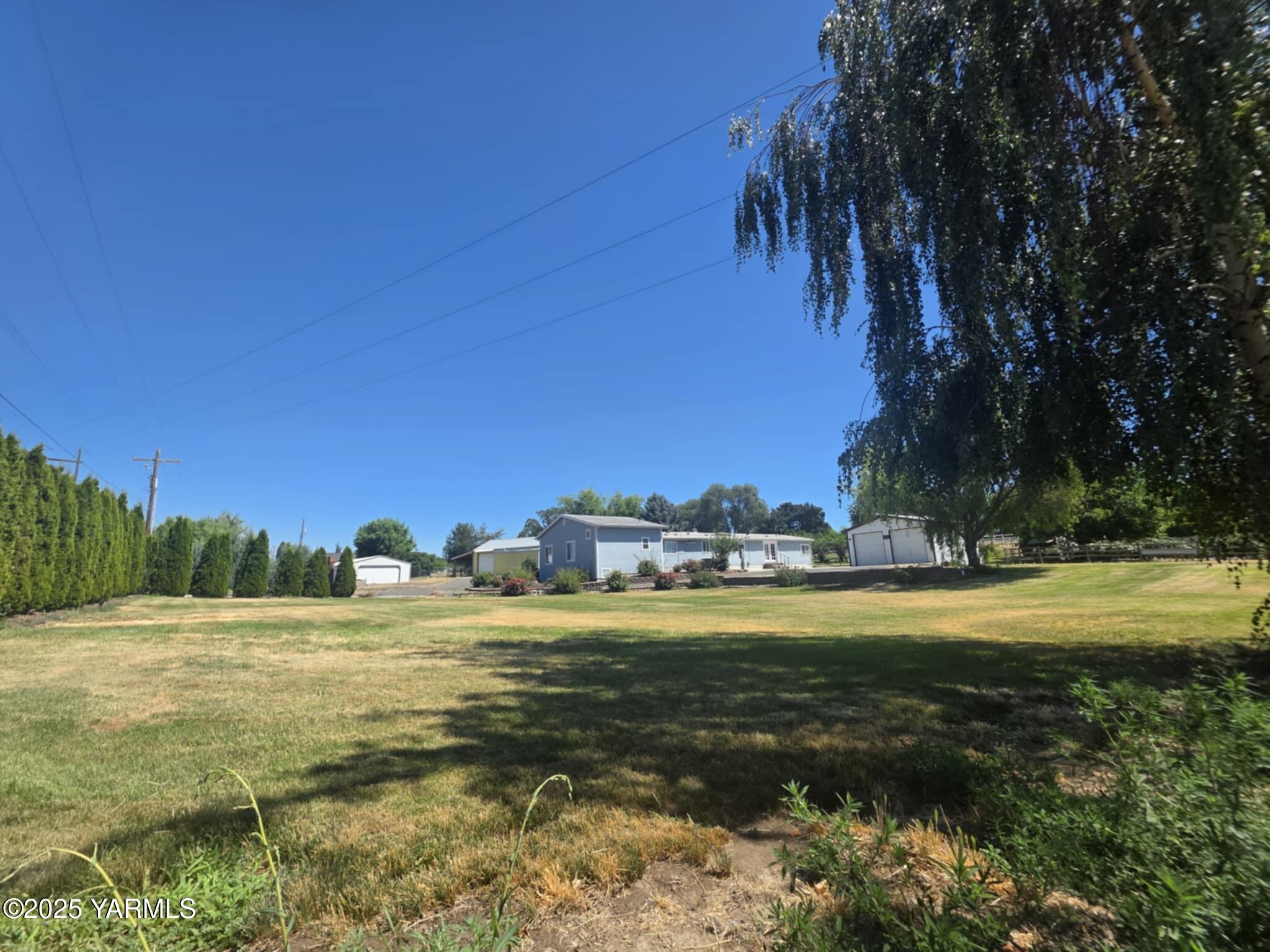 5202 Norman Road Yakima, WA 98901 - Photo 9 of 48 a view of a ocean view