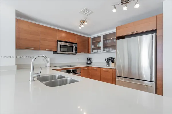 $4,300 | 3250 Northeast 1st Avenue, Unit 702, Miami, FL 33127