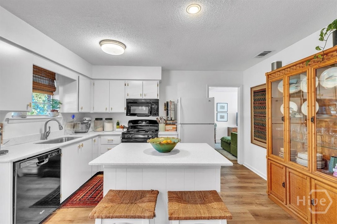 118 Wassaw Road Savannah, GA 31410 - Photo 8 of 30