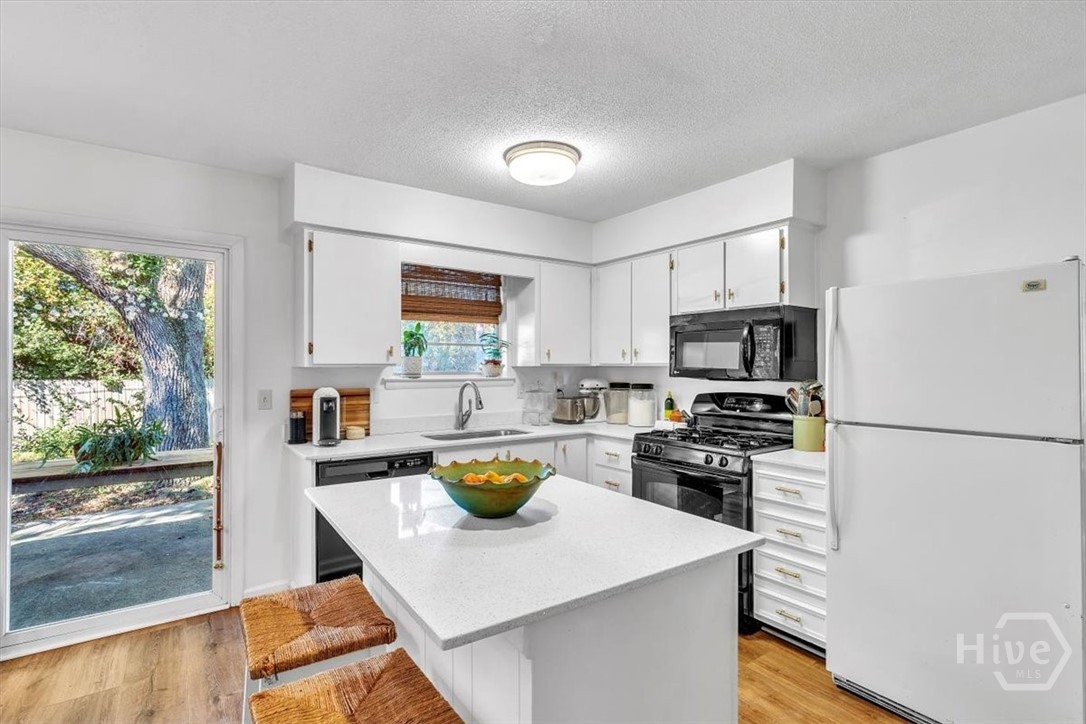 118 Wassaw Road Savannah, GA 31410 - Photo 9 of 30