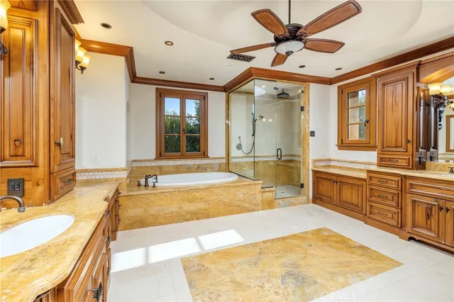 walk in closet with window