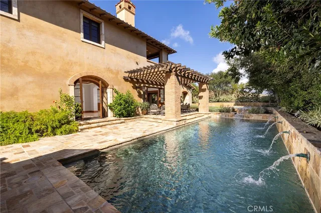 a view of a lake with houses