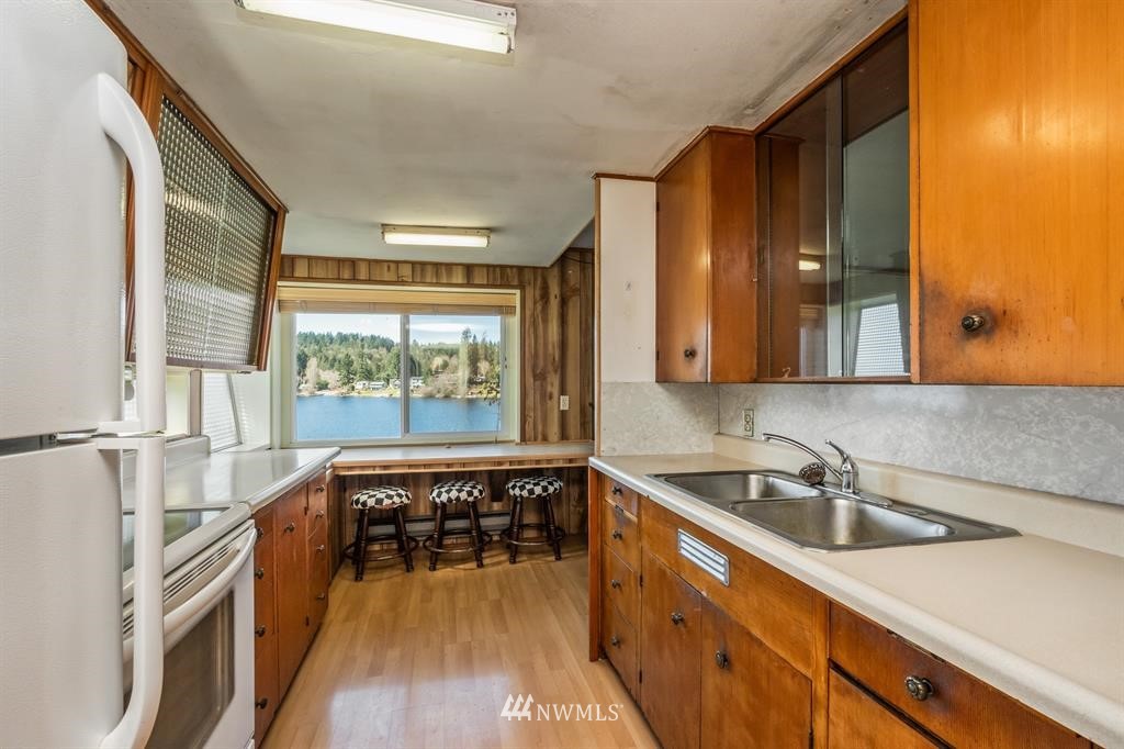 6910 Long Lake Road Southeast Port Orchard, WA 98367 - Photo 5 of 20 Gallery Image 5