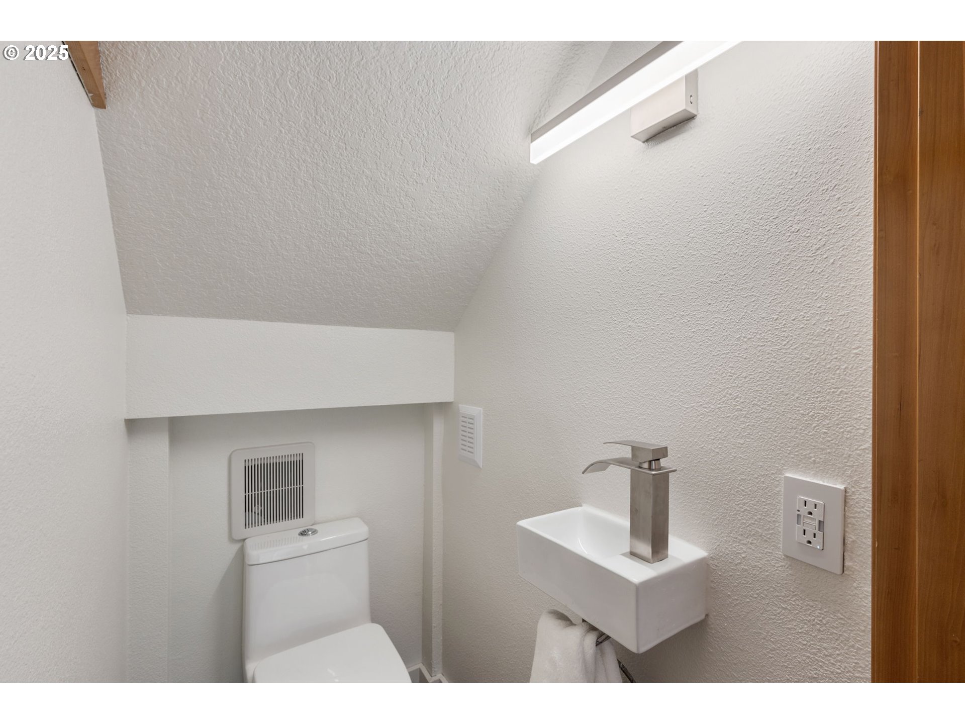 225 North Bridgeton Road Portland, OR 97211 - Photo 7 of 44 Gallery Image 7