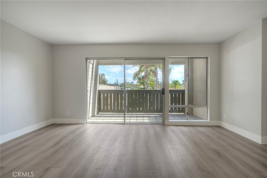 149 West Glaucus Street, Unit D Encinitas, CA 92024 - Photo 12 of 29 a view of entryway with wooden floor