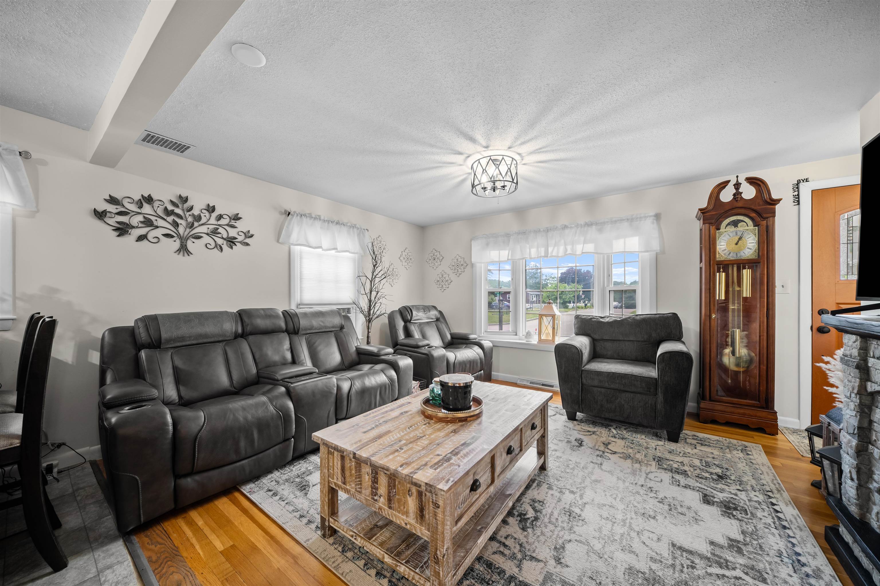 45 Applevale Drive Dover, NH 03820 - Photo 6 of 40