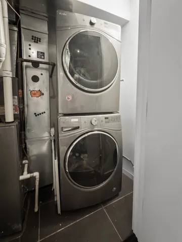 a picture of a bench in the back