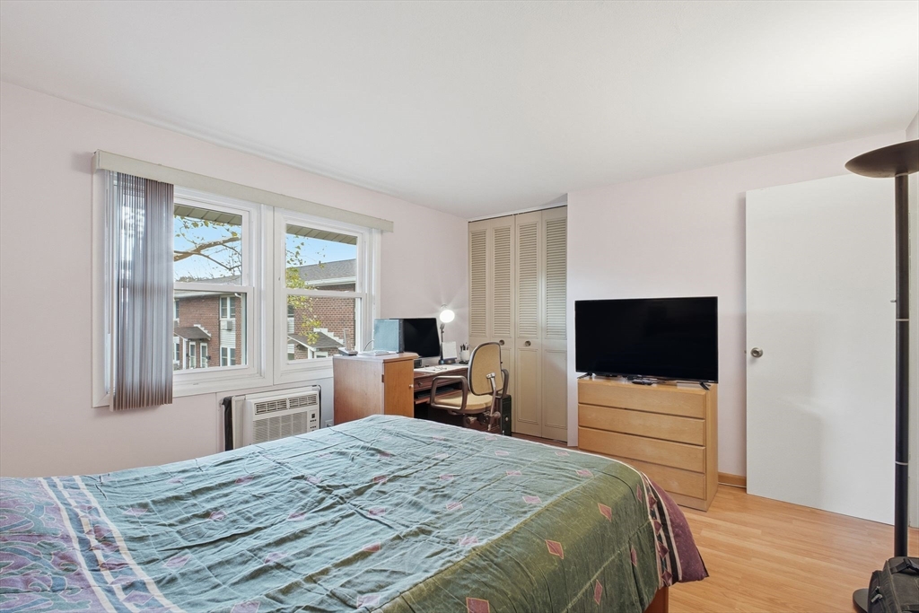 19 Manor Court, Unit 19 Springfield, MA 01118 - Photo 12 of 21