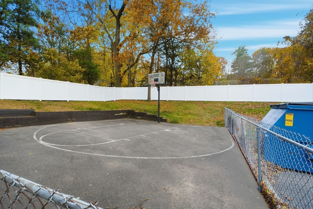 19 Manor Court, Unit 19 Springfield, MA 01118 - Photo 21 of 21