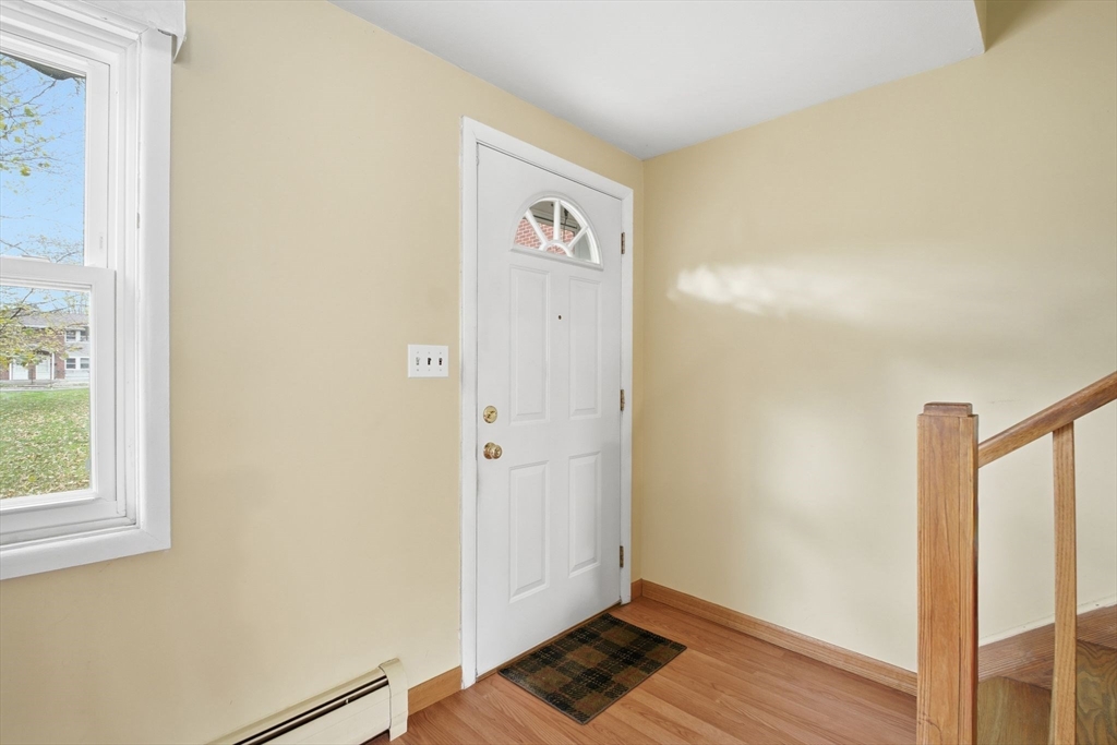 19 Manor Court, Unit 19 Springfield, MA 01118 - Photo 4 of 21