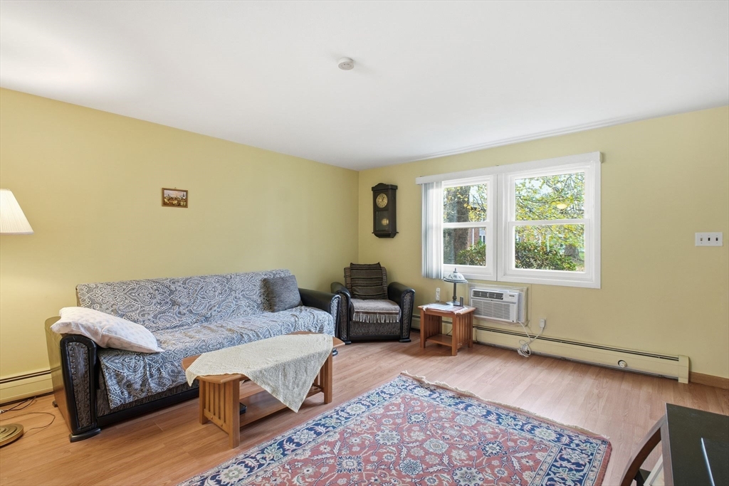 19 Manor Court, Unit 19 Springfield, MA 01118 - Photo 5 of 21