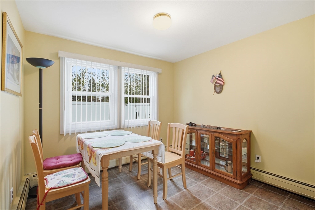 19 Manor Court, Unit 19 Springfield, MA 01118 - Photo 7 of 21