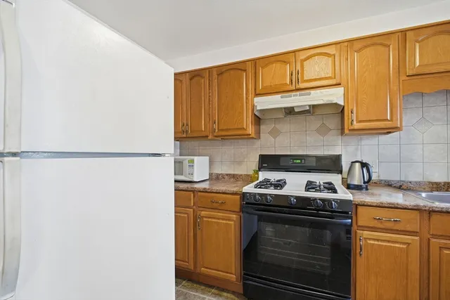 $130,000 | 19 Manor Court, Unit 19, Springfield, MA 01118