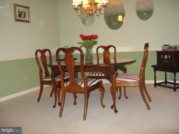 150 Ridgefield Road Newtown Square, PA 19073 - Photo 3 of 23 Dining Room