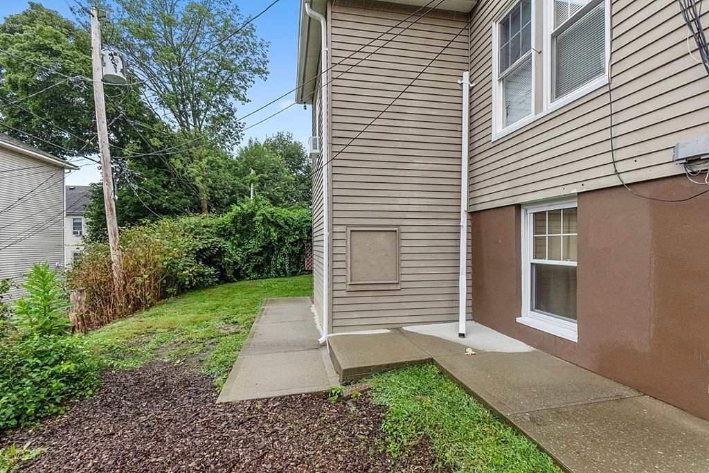 18 Stoneland Road Worcester, MA 01603 - Photo 14 of 40 Gallery Image 14