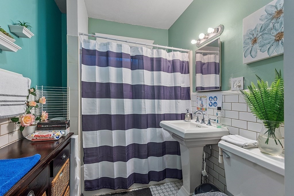 18 Stoneland Road Worcester, MA 01603 - Photo 30 of 40 Gallery Image 30