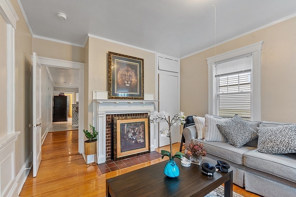 18 Stoneland Road Worcester, MA 01603 - Photo 3 of 40 Gallery Image 3