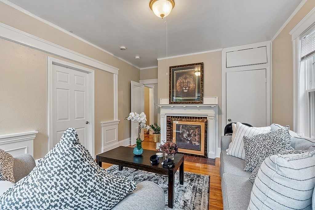 18 Stoneland Road Worcester, MA 01603 - Photo 5 of 40 Gallery Image 5