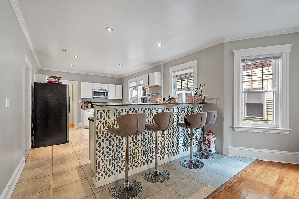 18 Stoneland Road Worcester, MA 01603 - Photo 6 of 40 Gallery Image 6