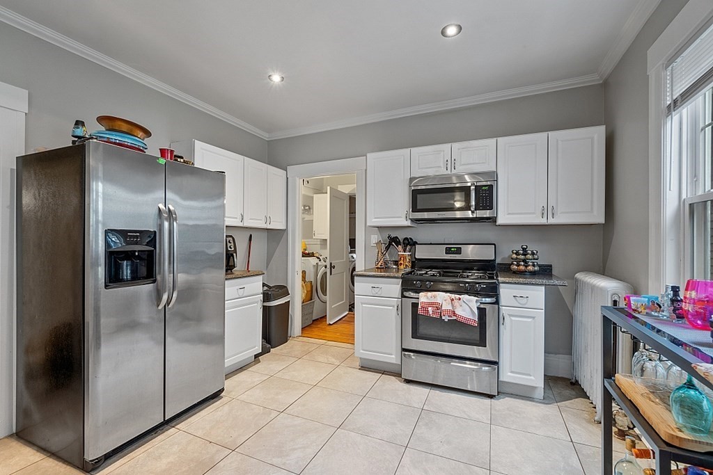 18 Stoneland Road Worcester, MA 01603 - Photo 8 of 40 Gallery Image 8