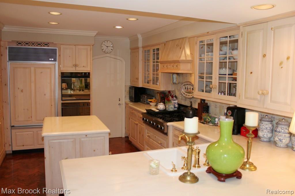 4875 Charing Cross Road Bloomfield Hills, MI 48304 - Photo 5 of 45