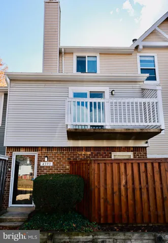 $2,400 | 4393 Pembrook Village Drive, Unit 84, Alexandria, VA 22309