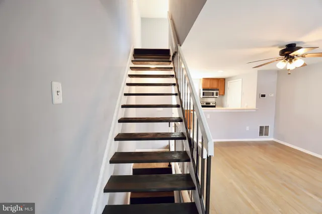 $2,400 | 4393 Pembrook Village Drive, Unit 84, Alexandria, VA 22309