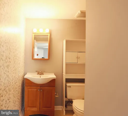 $2,400 | 4393 Pembrook Village Drive, Unit 84, Alexandria, VA 22309