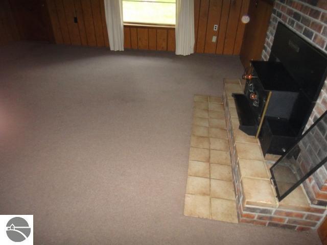 132 Lake Valley Road Northeast Kalkaska, MI 49646 - Photo 5 of 20 1729574-4.JPG