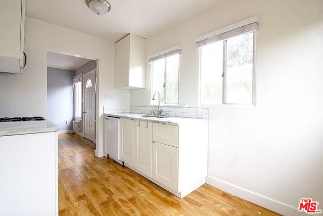 $2,500 | 1260 1/2 Westmoreland Avenue, Los Angeles, CA 90029