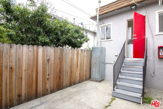 $2,500 | 1260 1/2 Westmoreland Avenue, Los Angeles, CA 90029