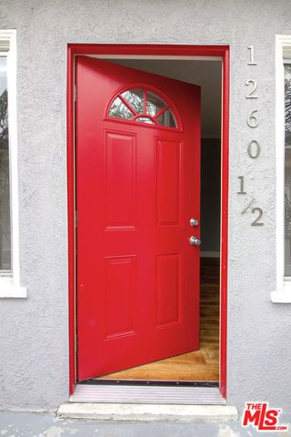 $2,500 | 1260 1/2 Westmoreland Avenue, Los Angeles, CA 90029