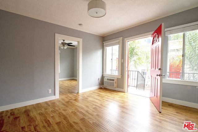 $2,500 | 1260 1/2 Westmoreland Avenue, Los Angeles, CA 90029