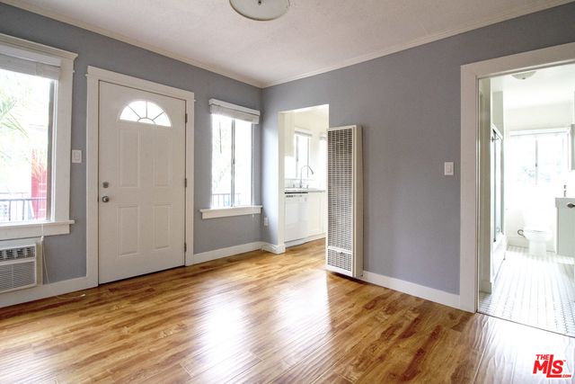 $2,500 | 1260 1/2 Westmoreland Avenue, Los Angeles, CA 90029